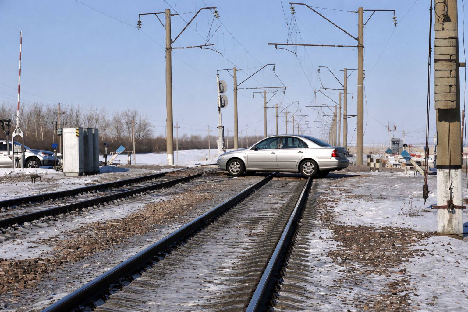 Теміржол өткелінде электровоз бен жеңіл автокөлік соқтығыса жаздады