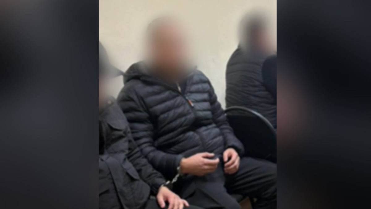 Алматыда 3 күдікті адам ұрлап бара жатқан жерінде қолға түсті