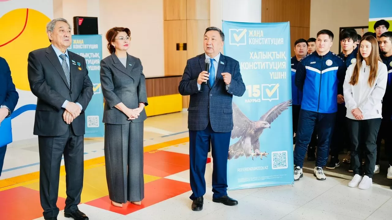  В Уральске члены Общенациональной коалиции обсудили проект новой Конституции с медиками ЗКО