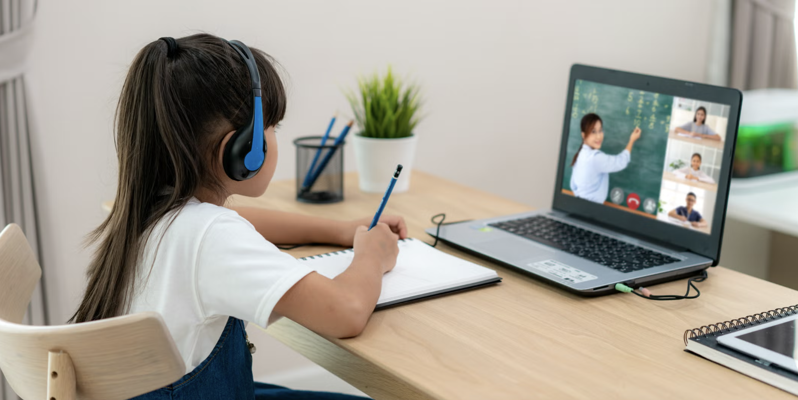 Астаналық оқушылар түстен кейін де онлайн оқитын болды