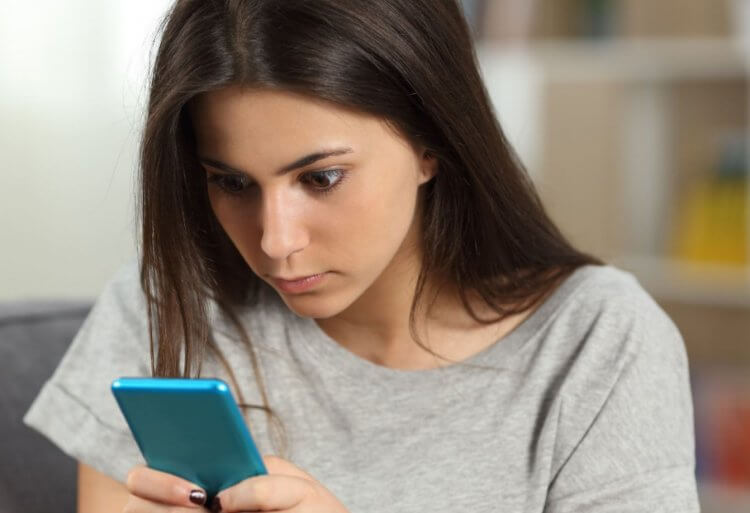 "Гүл жібереміз": Ақтөбелік бойжеткен алаяқтарға 7,5 млн теңгесін аударып жіберген