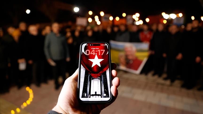 Түркия халқы 2023 жылғы 6 ақпандағы жойқын жер сілкінісі құрбандарын еске алды