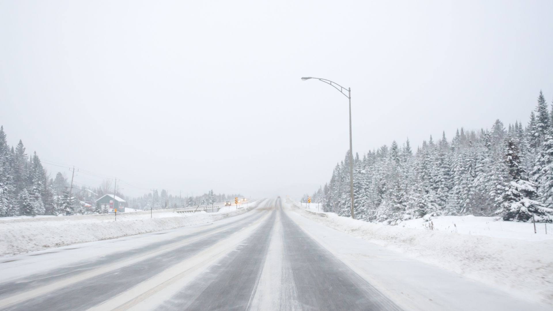 Боранда жабық жолға шыққан 5 көлік соқтығысты