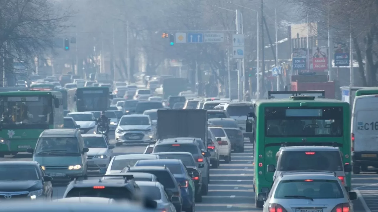 Алматыда 50 автокөлікті тексеру барысында экологиялық нормаларды бұзу анықталды