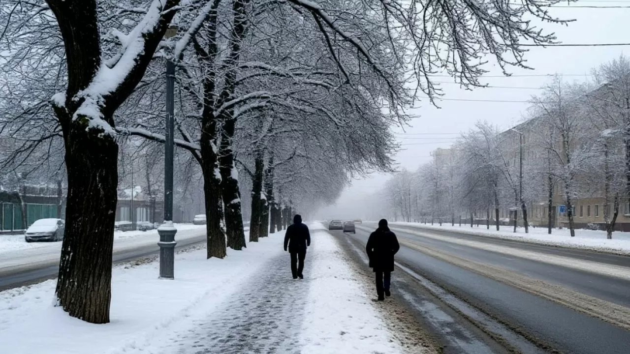 Низовые метели, гололед и осадки накрывают Казахстан