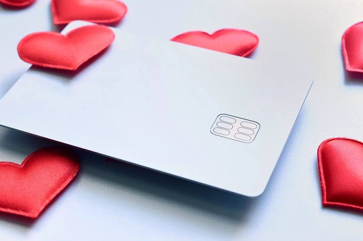 "14 ақпанда алданып қалмаңыз": Полиция қазақстандықтарды алаяқтардан сақтануға шақырды