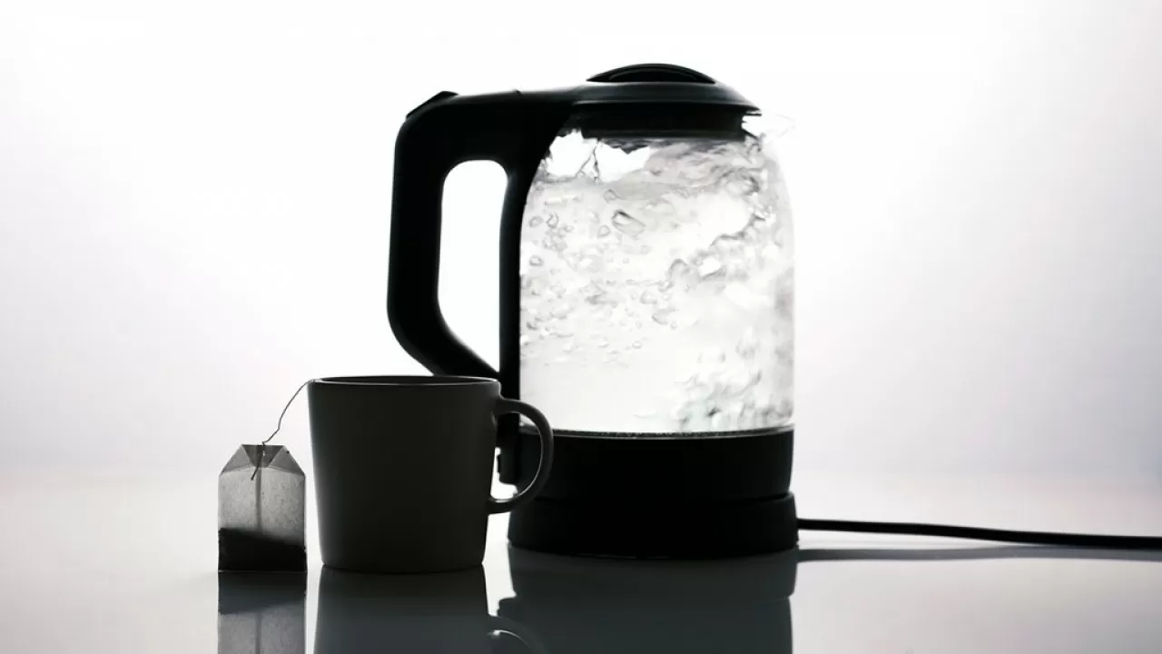 Вредно ли повторно кипятить воду, ответила врач