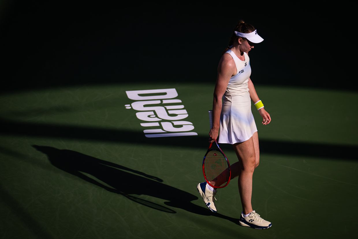 Елена Рыбакина денсаулығына байланысты Дубайдағы жарыстан шығып қалды