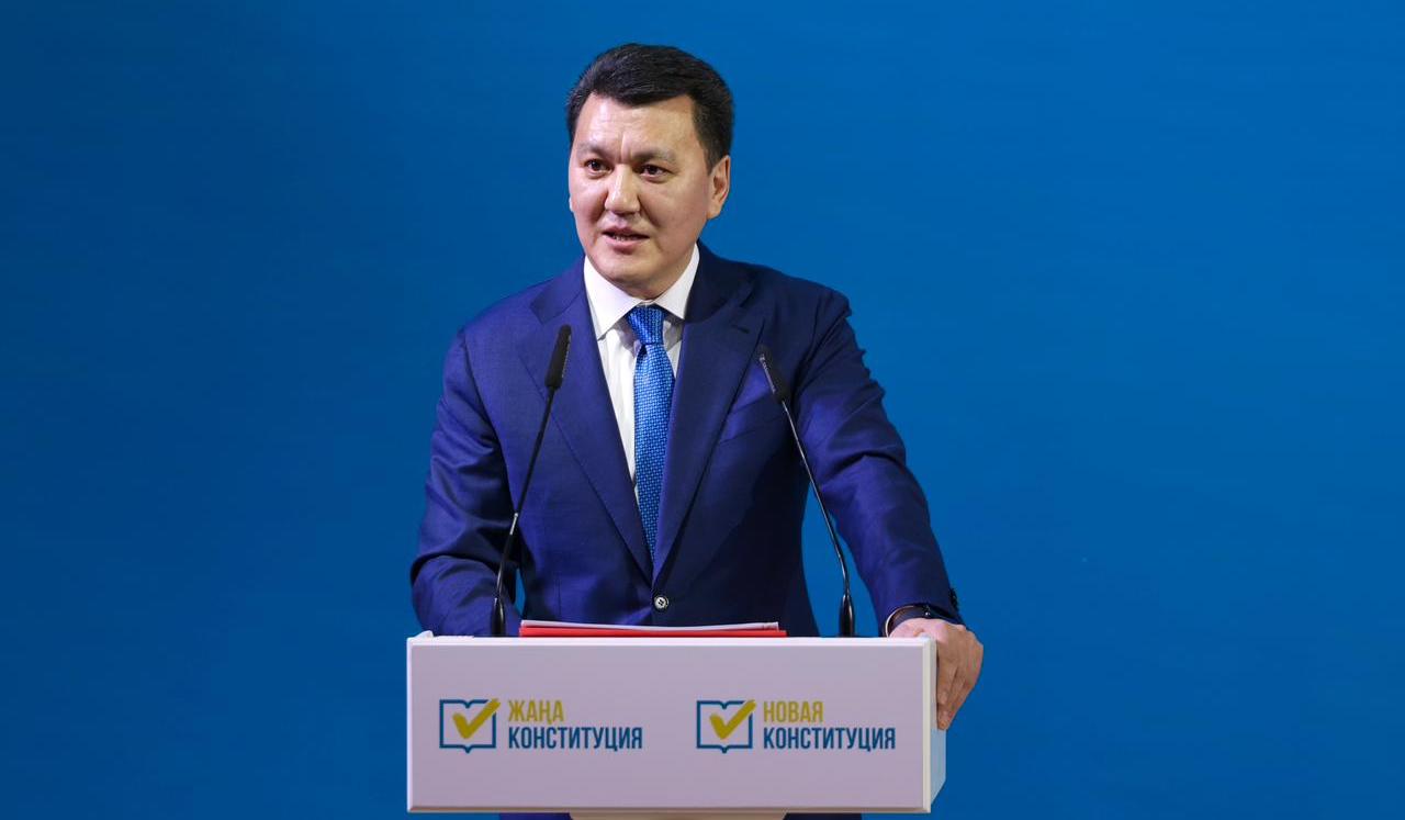 Ата Заңның архитекторы: Ерлан Қарин Президенттің жаңа Конституцияны әзірлеуге қалай қатысқаны жайында айтты