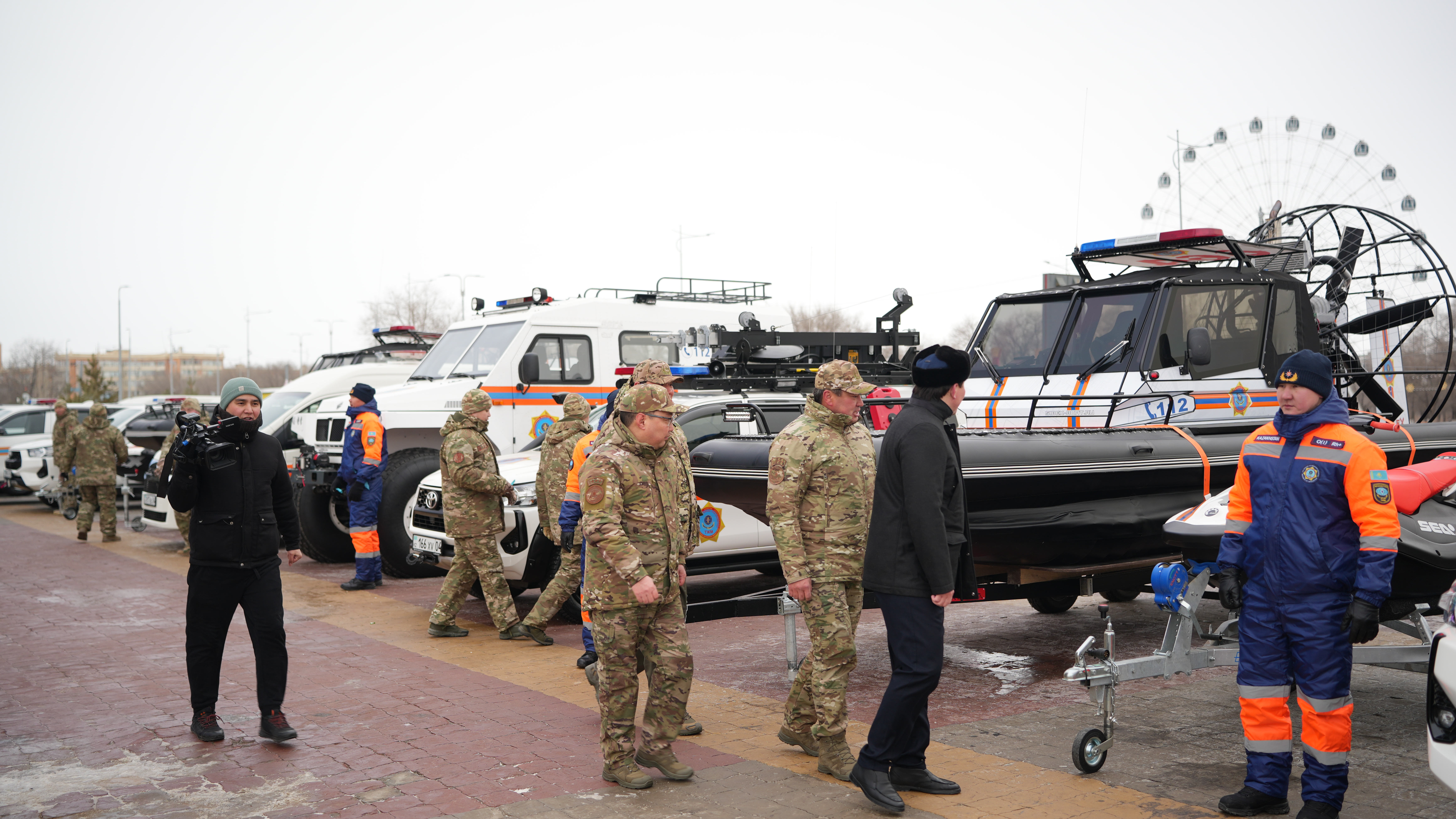 Төтенше жағдайлар министрі Ақтөбе облысының құтқарушыларына жаңа техниканың кілтін табыс етті