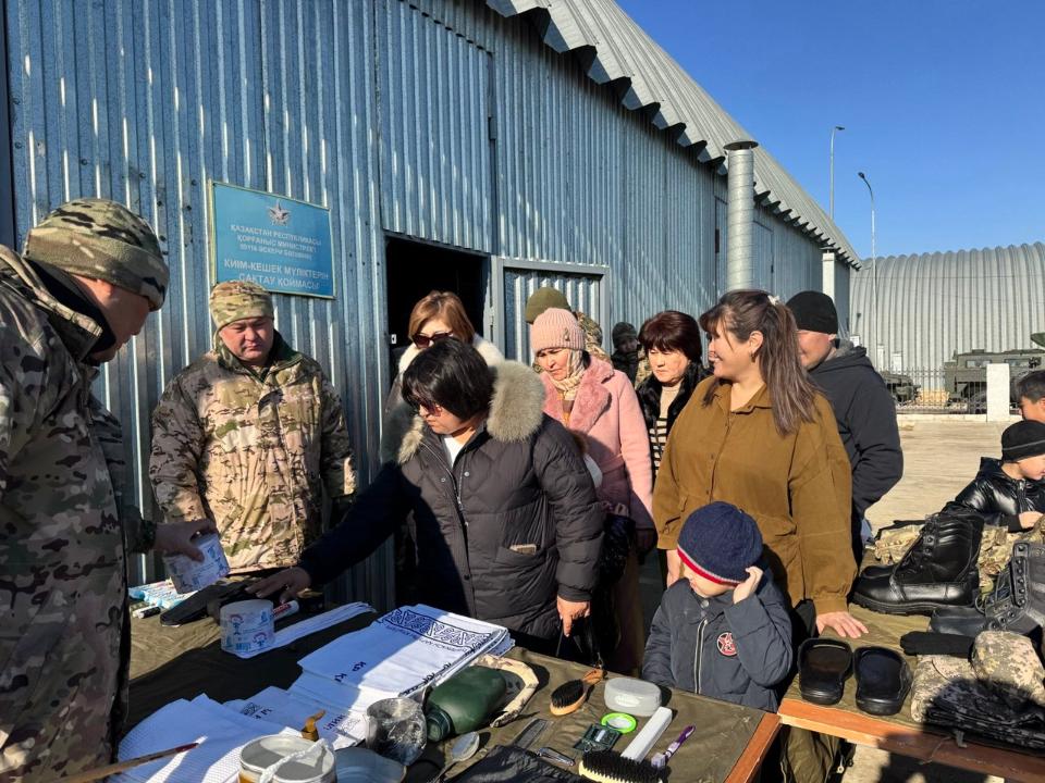 Бейнеу гарнизонында сарбаздардың ата-аналарына арналған ашық есік күні өтті