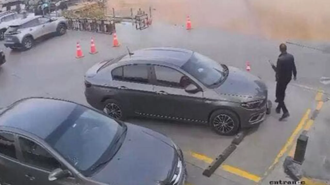 В Египте два магазина провалились под землю