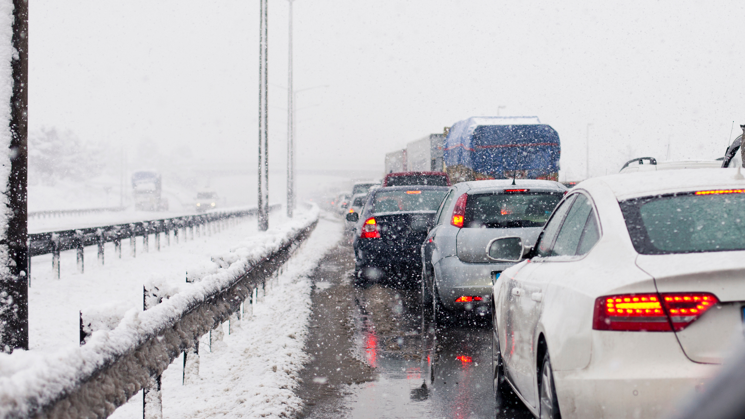 Таксилетіп табыс тауып, алименттен жалтарып жүргендерге тықыр таянды