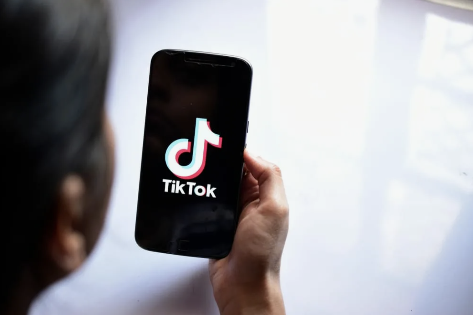 "Көп қаралым жинағысы келген": TikTok-та "мені алып қашты" деп өтірік айтқан қызға айыппұл салынды