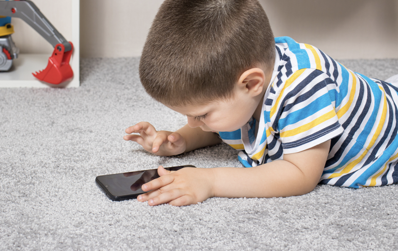 Балалардың әлеуметтік желіге кіруін шектеу: Түзетулер Парламентте қашан талқыланатыны белгілі болды