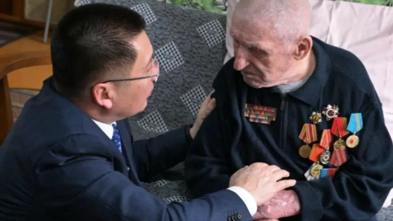 В Павлодаре ветеран войны Василий Григораш отметил 100-летний юбилей