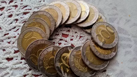 Ослабление тенге впервые за неделю зафиксировали на KASE  