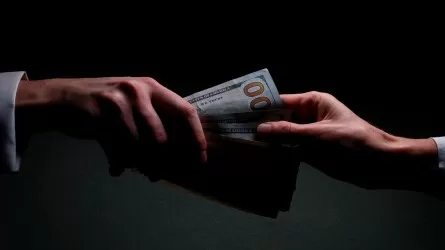 КНБ за месяц выявил более сотни коррупционных преступлений 