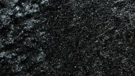 В Темиртау снова выпал черный снег