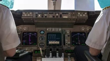 В США самолет со 179 пассажирами загорелся и поджег взлетную полосу