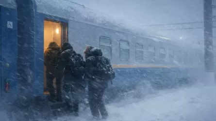 Ақтөбе &ndash; Астрахань тас жолы жабылып, 400-ге жуық жолаушы пойызбен тасымалданды