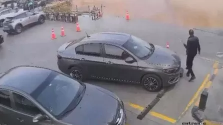 В Египте два магазина провалились под землю