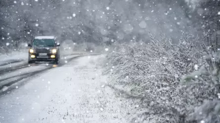 Участки дорог закрыли в двух областях Казахстана