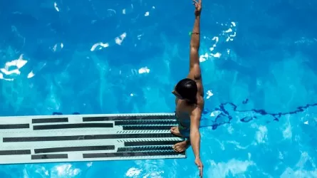 Врач назвал главную опасность в бассейне 