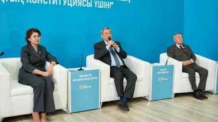 Преподаватели и студенты ЗКУ имени М. Утемисова поддержали проект новой Конституции 