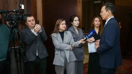 Казахстан обогнал страны ОЭСР по нагрузке на зарплаты