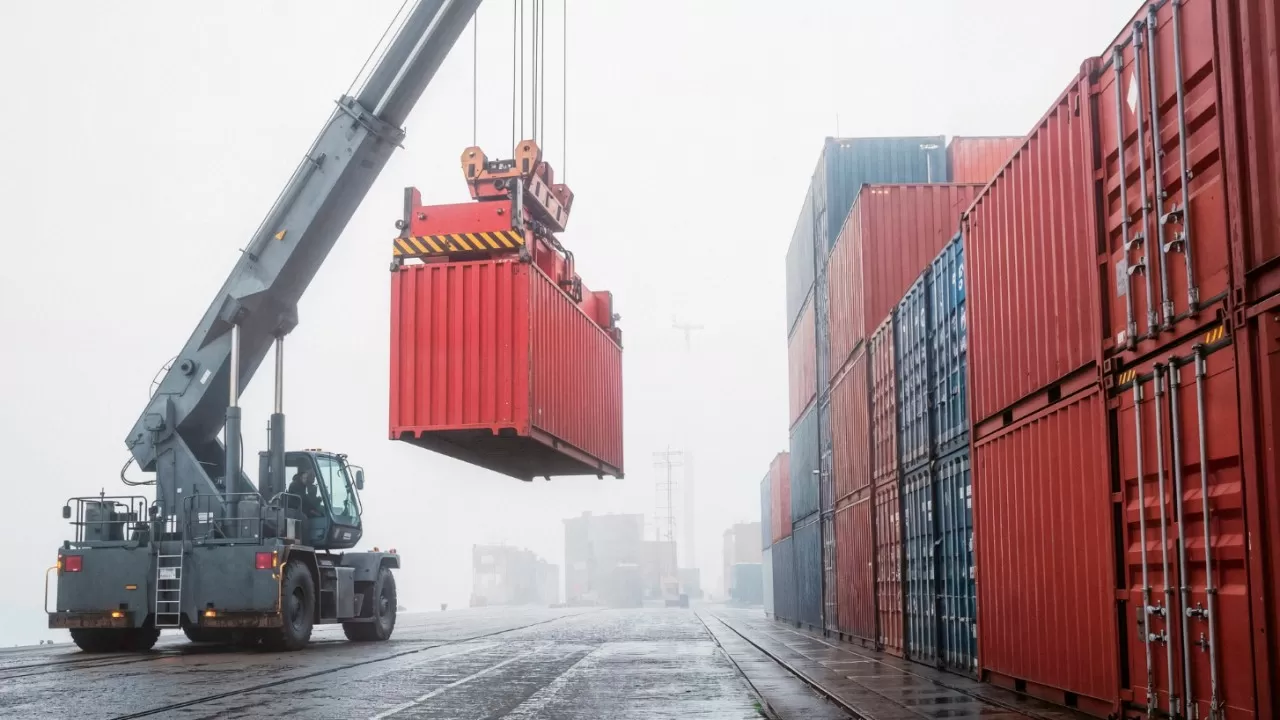 Штормы на Каспии взвинтили цены: контейнеры по ТМТМ подорожали 