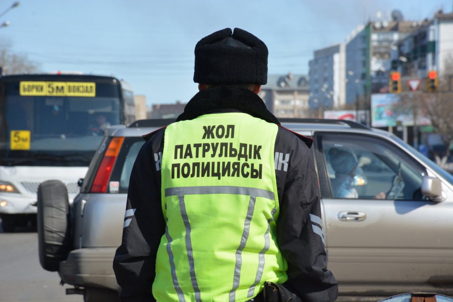 БҚО-да мас жүргізуші полицияны алдау үшін бауырының ЖСН-ін айтқан