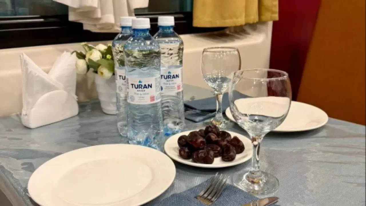 В РК вагоны-рестораны переходят на спецрежим из-за Рамазана 