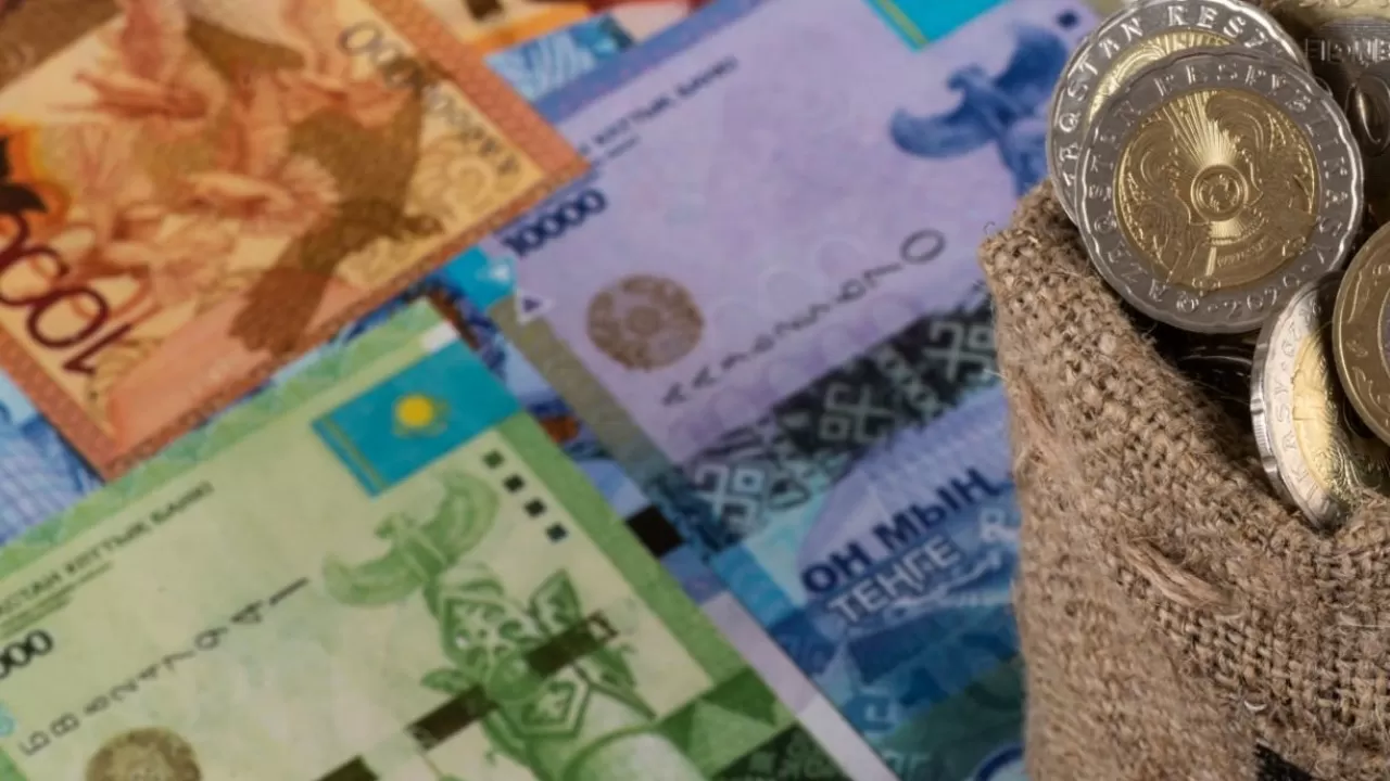 Кто в Казахстане получает больше 10 млн тенге в месяц 