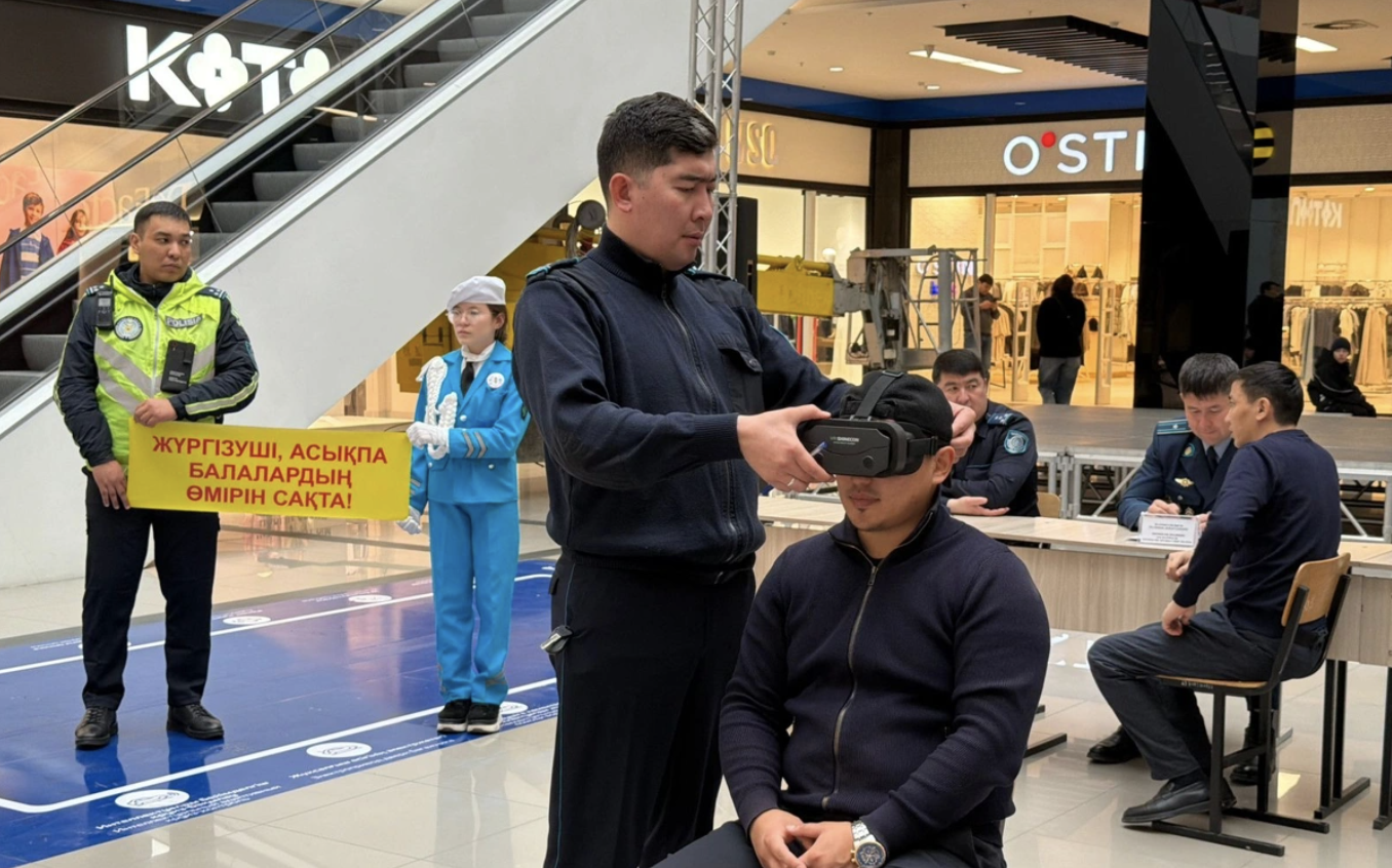 Полиция Тараз тұрғындарына мас күйде көлік айдаудың қаупін виртуалды әлемде көрсетті