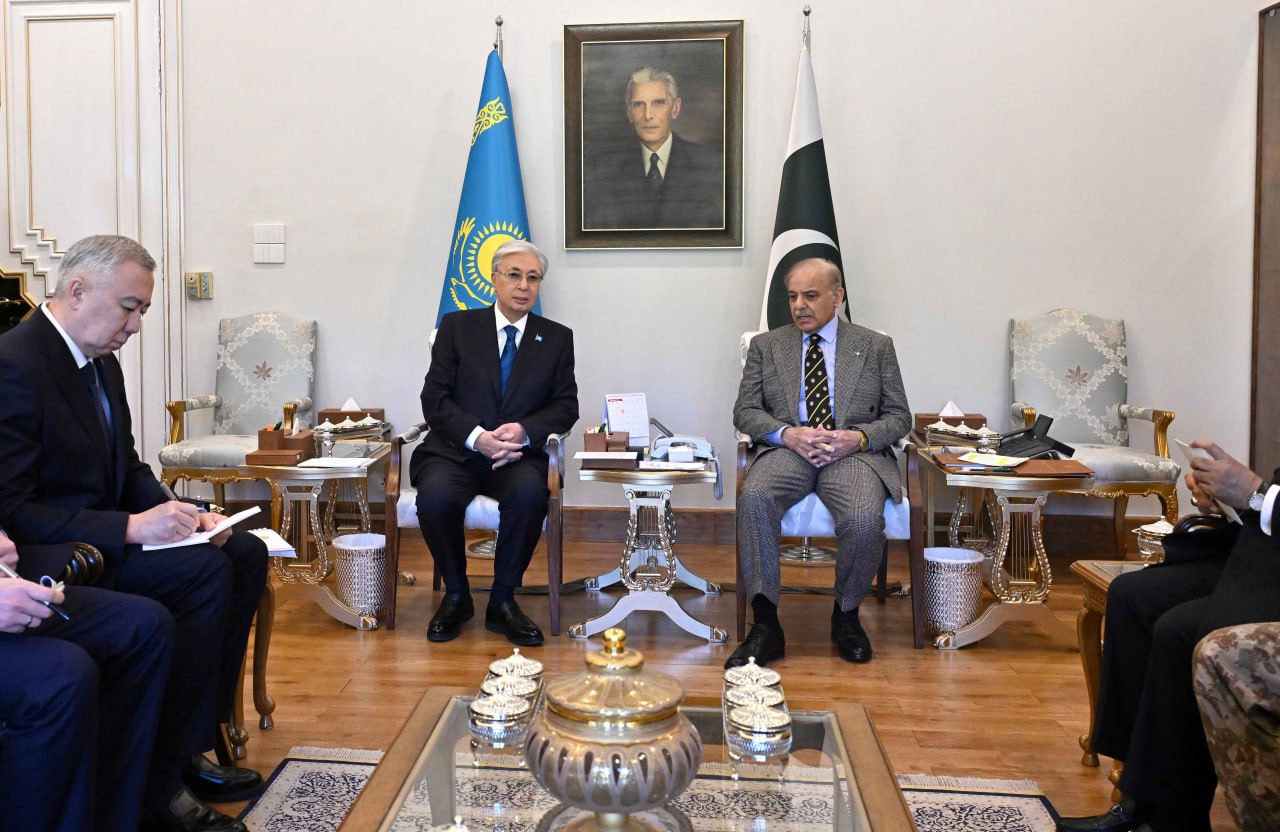 Қасым-Жомарт Тоқаев пен Пәкістан Премьер-министрі келіссөз жүргізді