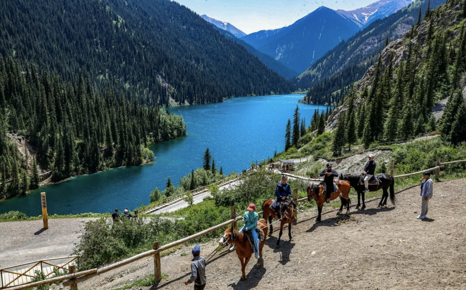 Сарапшылар Қазақстан туризмін дамыту жолын ұсынды