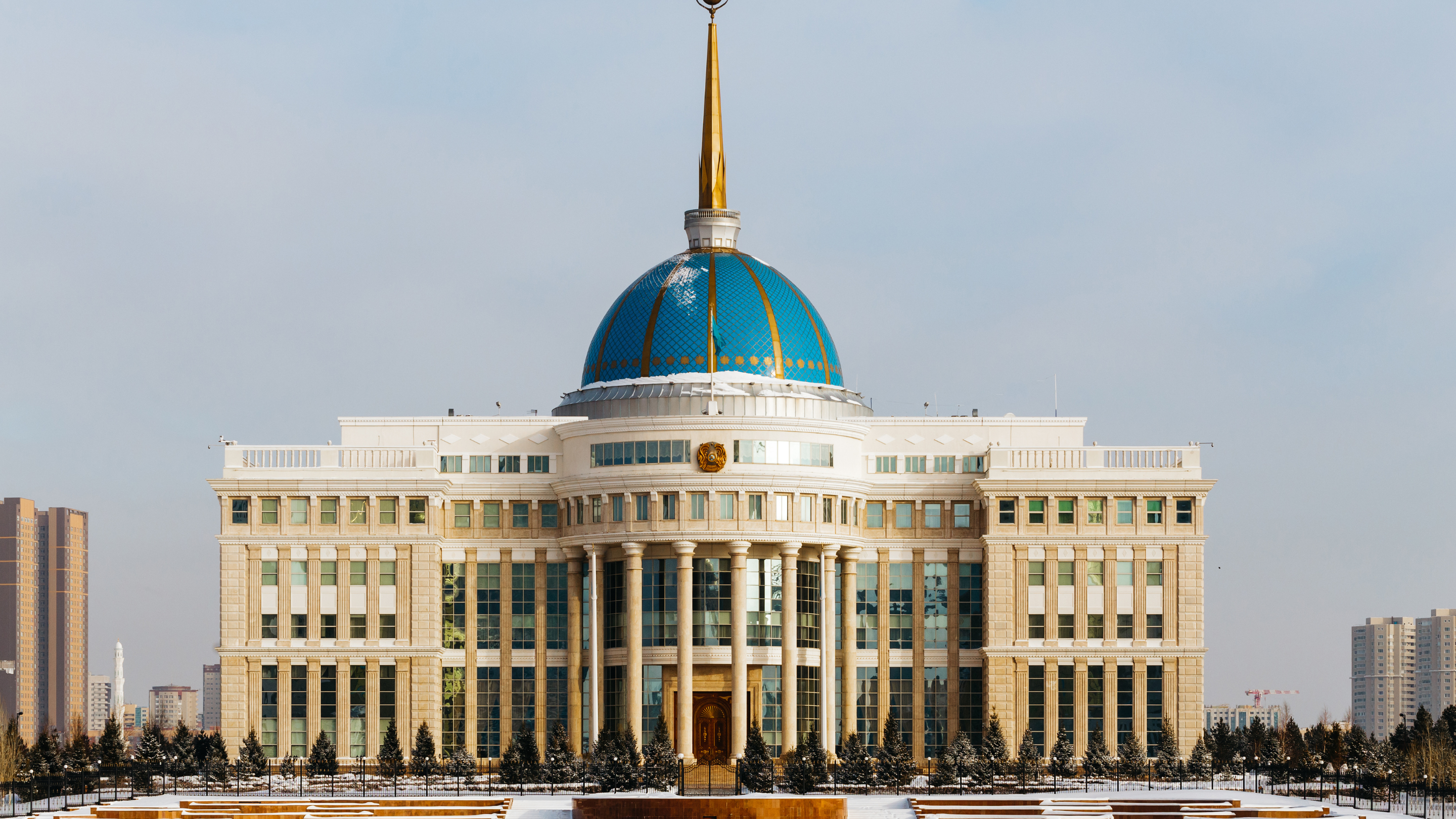 Президент: Әйелдің жаны нәзік болса да, болмысы &ndash; мықты