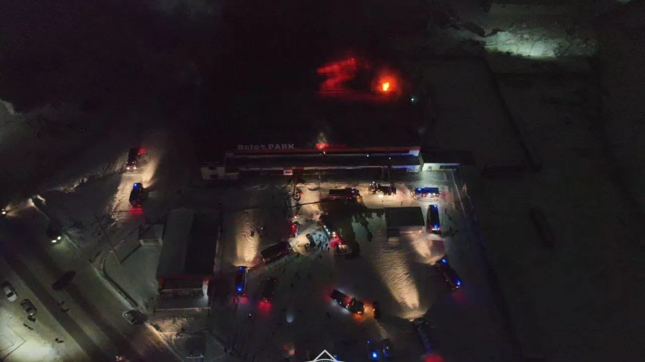 Развлекательный центр горит в Семее