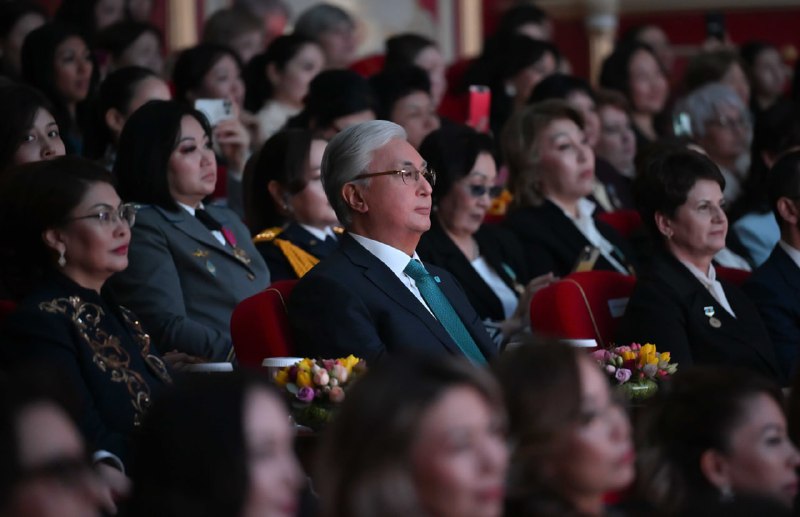 Президент мерекелік концертке барды