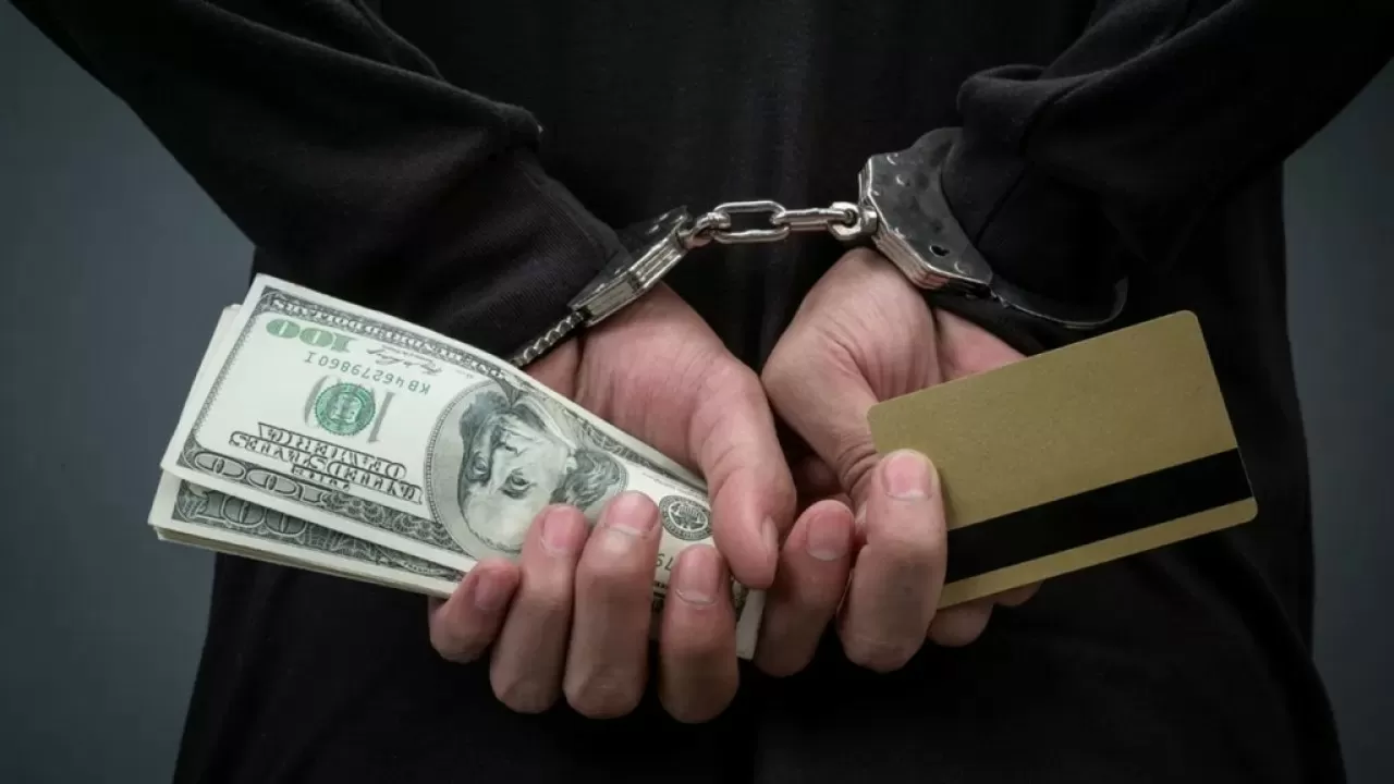 За что адвокат из Павлодара лишился свободы и звания подполковника