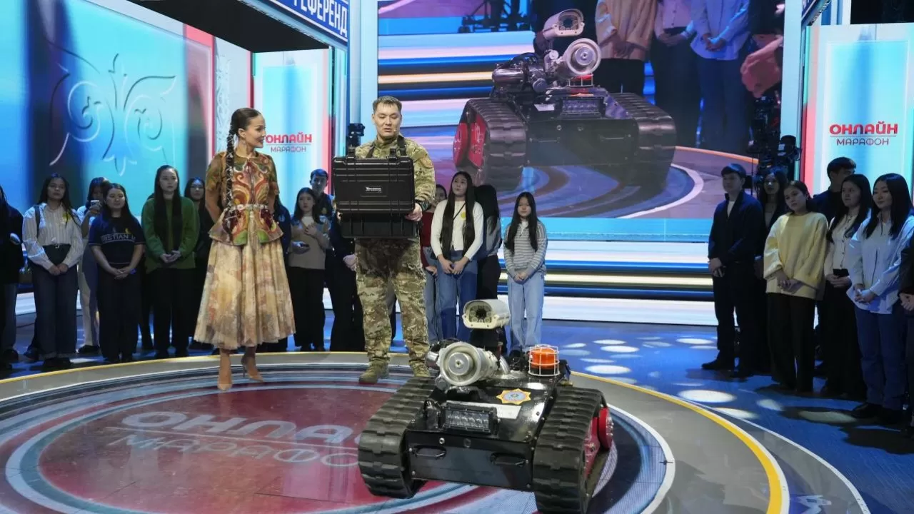 Робота-пожарного представили в Казахстане 