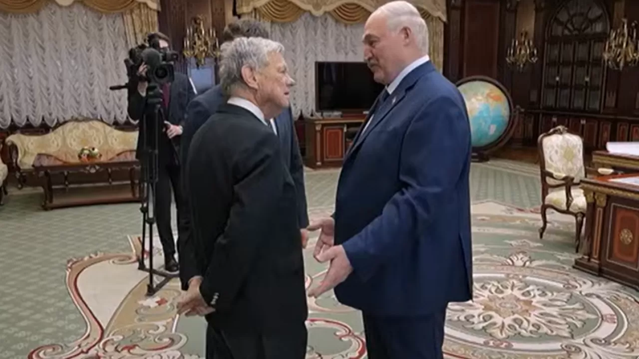 США снимают санкции с двух банков и минфина Беларуси