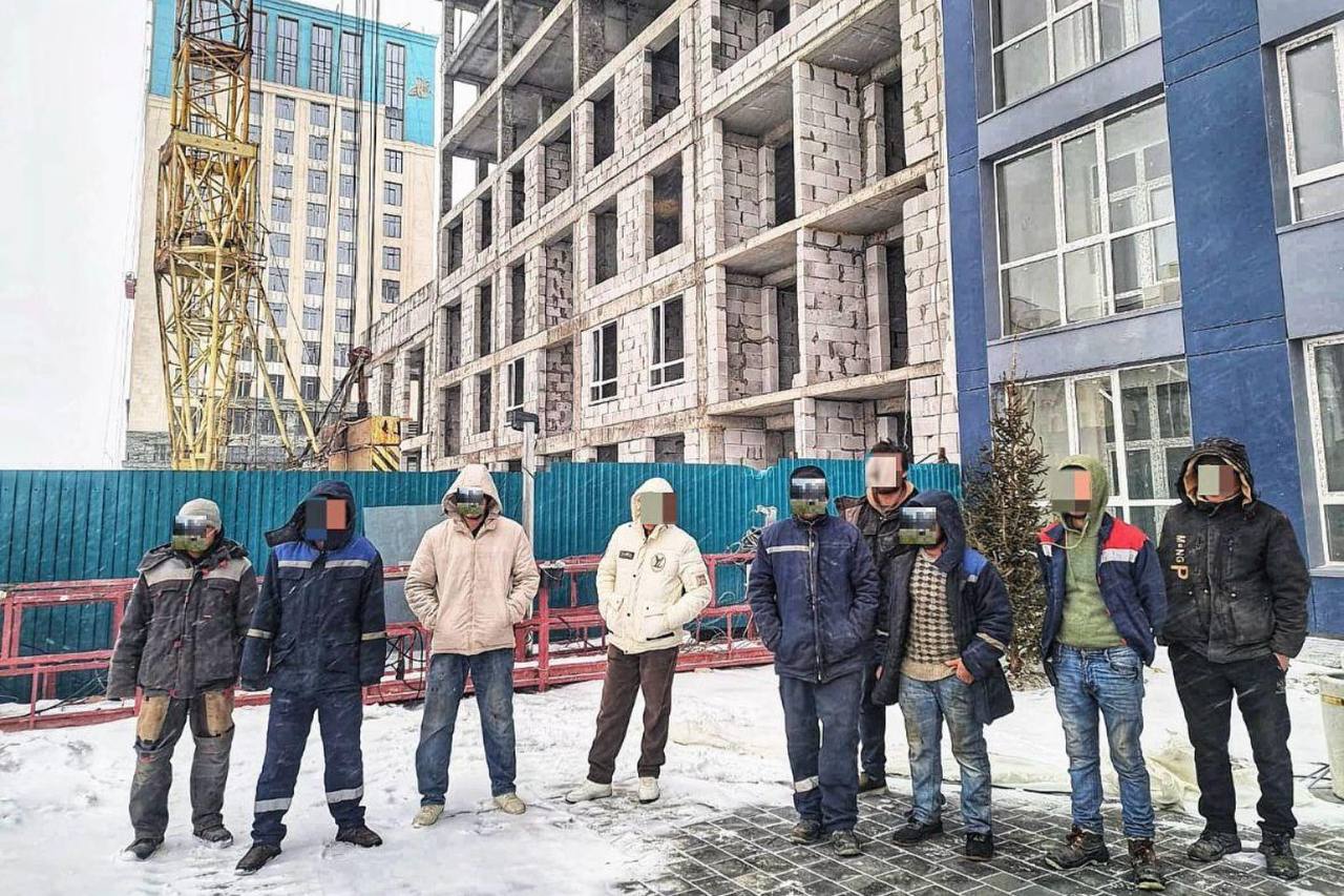 ШҚО-да заңсыз еңбек еткен 18 шетелдік анықталып, жетеуі елден шығарылды