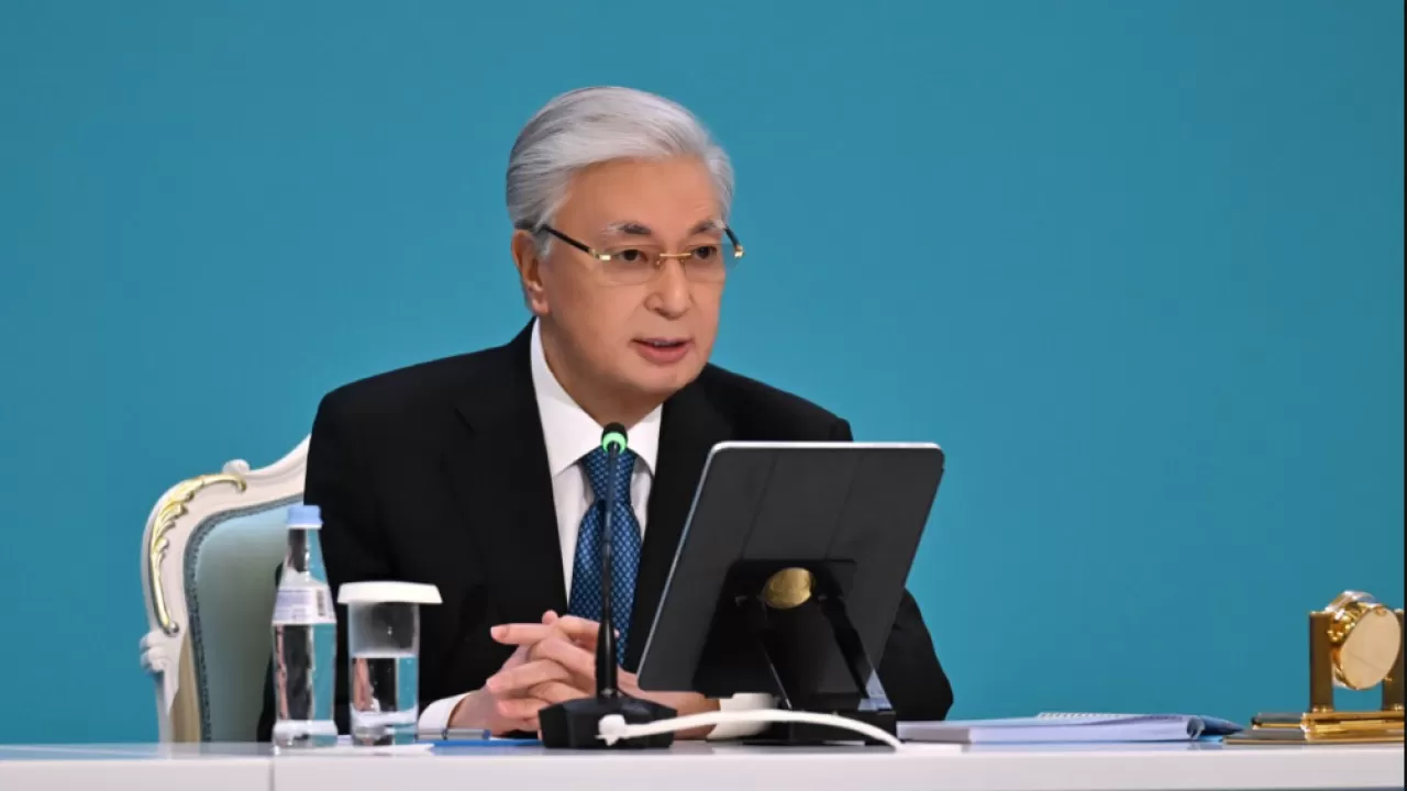 Президент призвал усилить роль маслихатов и сократить сроки для их председателей