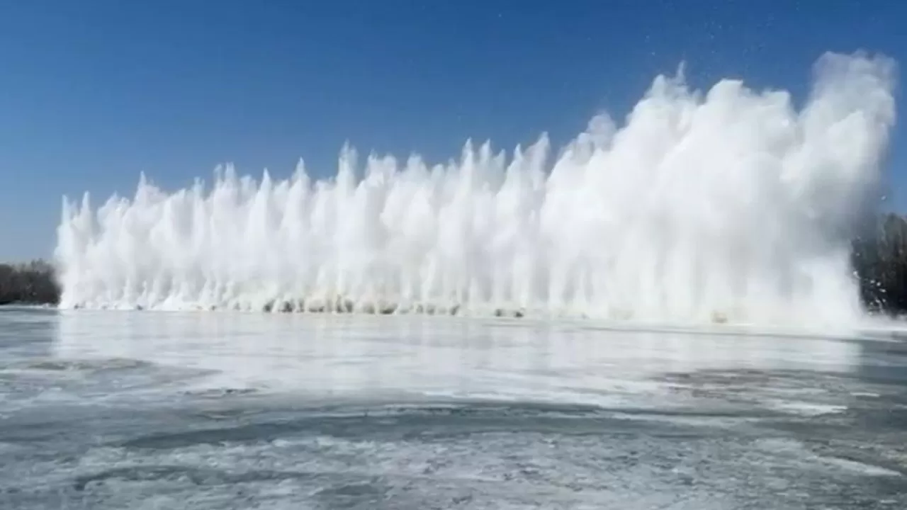 Взрывы на реках: Казахстан готовится к приходу большой воды 