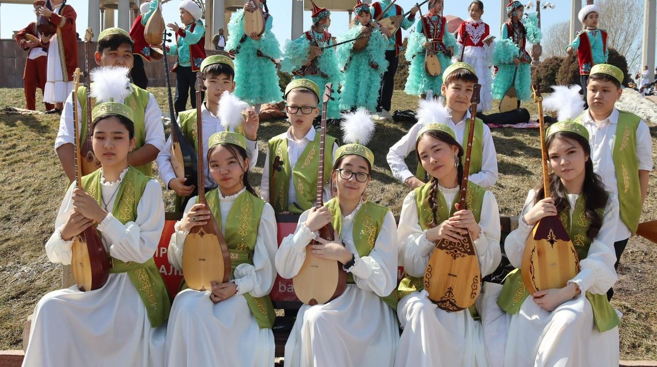Алматылық 11 мың домбырашы Қазақстанның рекордтар кітабына жаңа жетістік енгізбек