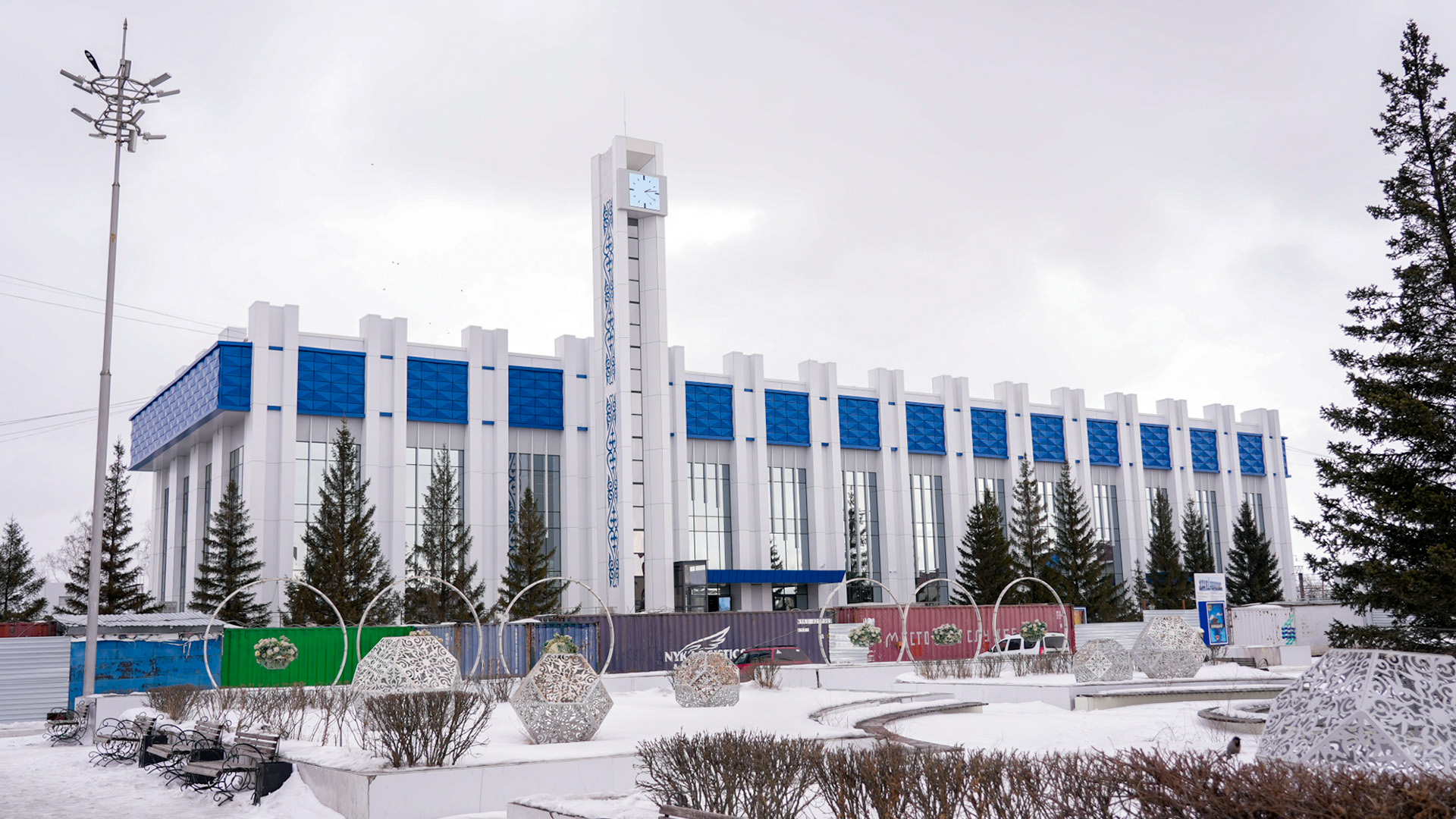 Олжас Бектенов Көкшетау теміржол вокзалын жаңғырту барысын тексерді 