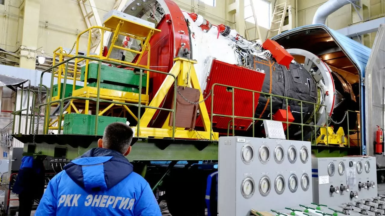 На Байконуре готовят к отправке груз "Прогресса МС 33": топливо заправлено