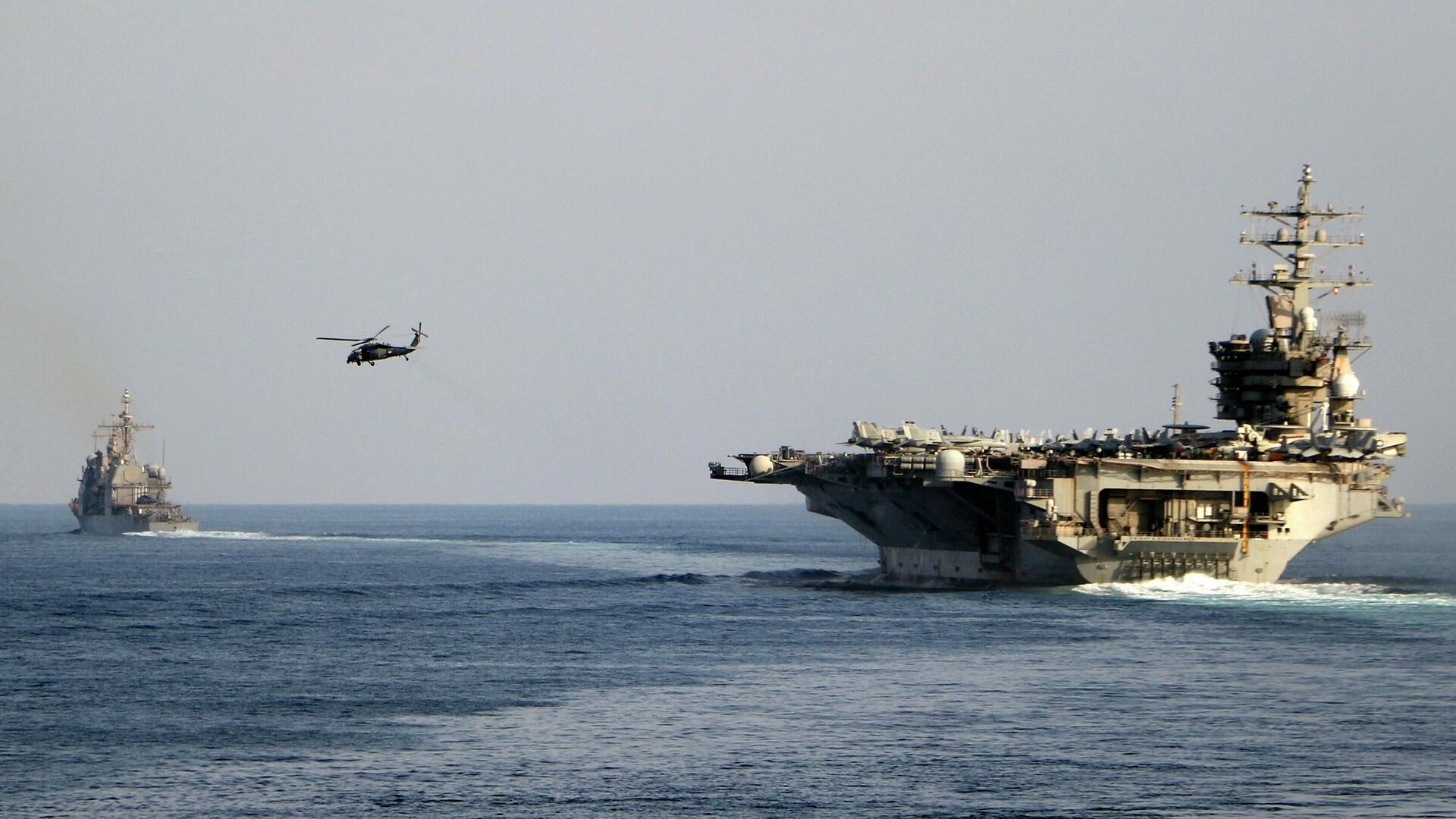 АҚШ Ормуз бұғазы арқылы кемелерді алып жүру үшін халықаралық коалиция құрады